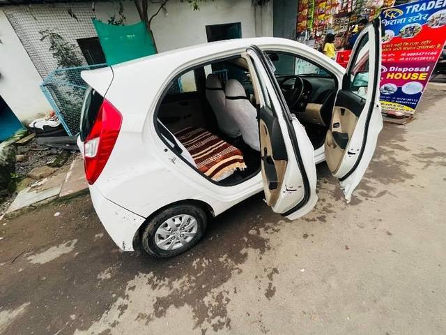 https://images10.gaadi.com/usedcar_image/4348487/original/processed_60bdeb74-255b-4bdd-a0fe-1219f902c8e3.jpeg?imwidth=6402