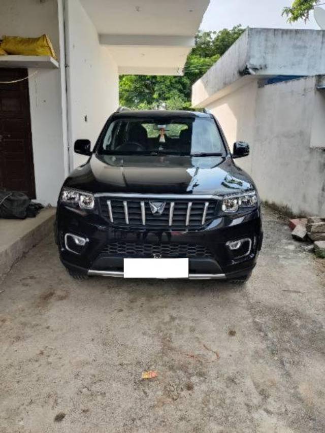 https://images10.gaadi.com/usedcar_image/4348504/original/processed_9f0aaa8a-0500-4ad5-be8e-a55b7e609ed4.jpg?imwidth=6400