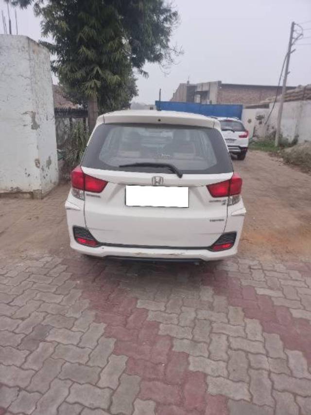 https://images10.gaadi.com/usedcar_image/4348568/original/processed_c808f37d-a5a1-4e9a-ab41-ee65e1edb4b0.jpg?imwidth=6401