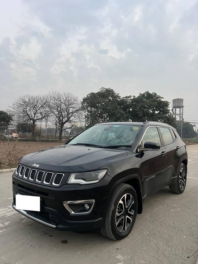 https://images10.gaadi.com/usedcar_image/4348641/original/processed_14000aba24c5d8623732bcc53dc97ffe.jpg?imwidth=6402