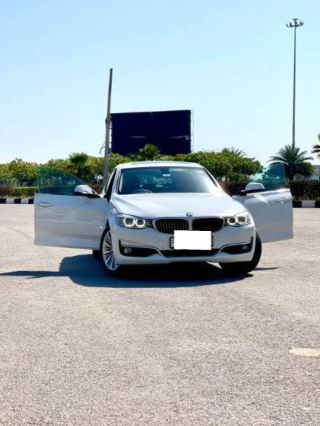 https://images10.gaadi.com/usedcar_image/4348651/original/processed_e5cf6b4d-32a1-41f3-8c2f-6e96d00593e1.jpg?imwidth=6400