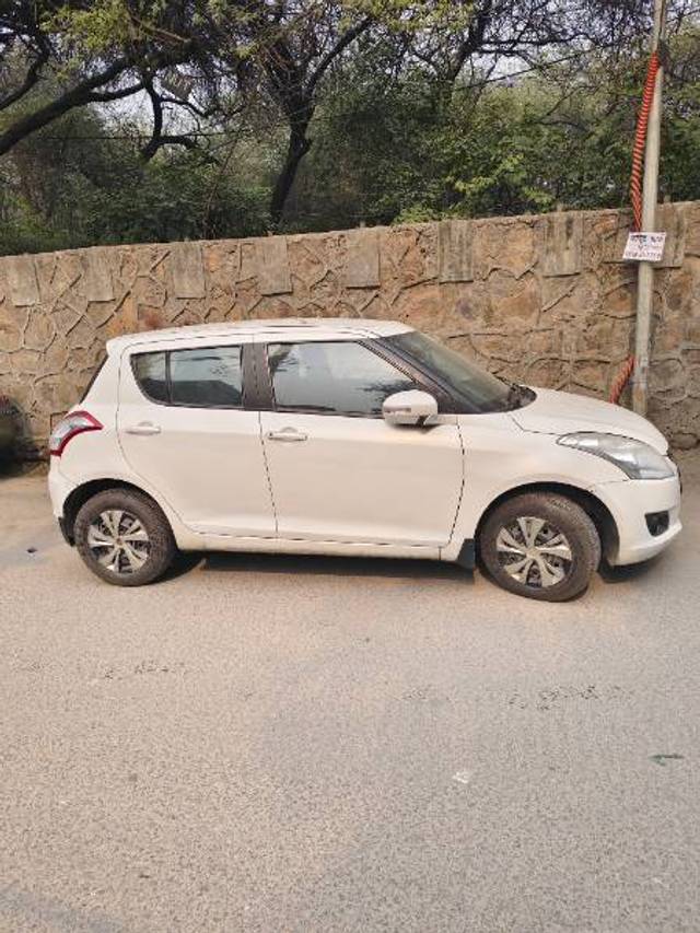 https://images10.gaadi.com/usedcar_image/4348674/original/6ccbeafe0573da27cf735ba7cb374b3e.jpg?imwidth=6402