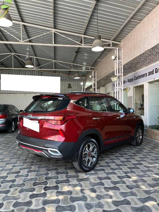 https://images10.gaadi.com/usedcar_image/4348678/original/processed_232ac71b55bad3783e8236b00c659778.jpg?imwidth=6401