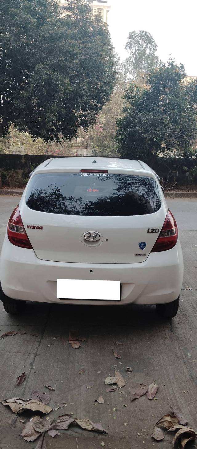 https://images10.gaadi.com/usedcar_image/4348702/original/processed_1c2110032d857b5fa74befd3e6c027c0.jpg?imwidth=6402