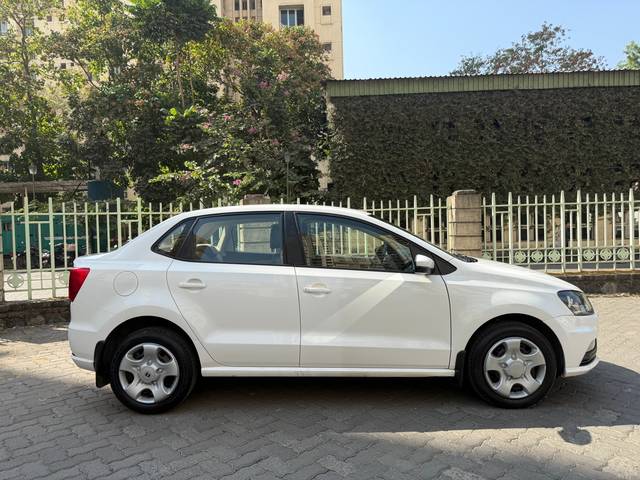 https://images10.gaadi.com/usedcar_image/4348719/original/d5281df12c556527f4142752012a0b19.jpeg?imwidth=6401