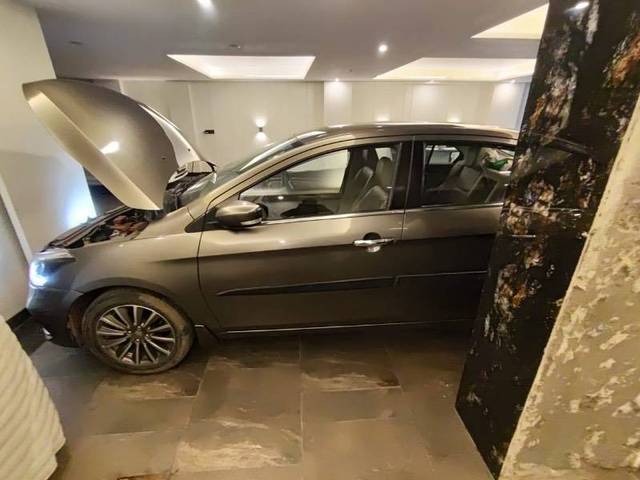 https://images10.gaadi.com/usedcar_image/4348774/original/2a8efdfd30b5d239c1467ed464a30809.jpeg?imwidth=6402