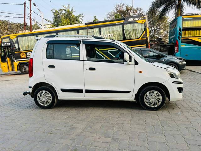 https://images10.gaadi.com/usedcar_image/4348886/original/processed_59eeb1ff2c272928f4325714e13b589e.jpg?imwidth=6401