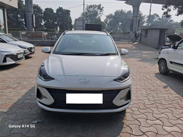 https://images10.gaadi.com/usedcar_image/4348921/original/processed_8f4c794bc2c3097905e802fe91404c74.jpg?imwidth=6402