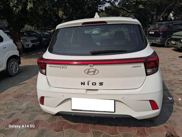 https://images10.gaadi.com/usedcar_image/4348921/original/processed_a19f10c0ec1848a8b04bb713d453fba6.jpg?imwidth=6401