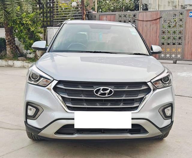 https://images10.gaadi.com/usedcar_image/4348923/original/processed_55f56fbc5438eb3f5e37e8d994cad794.jpg?imwidth=6402