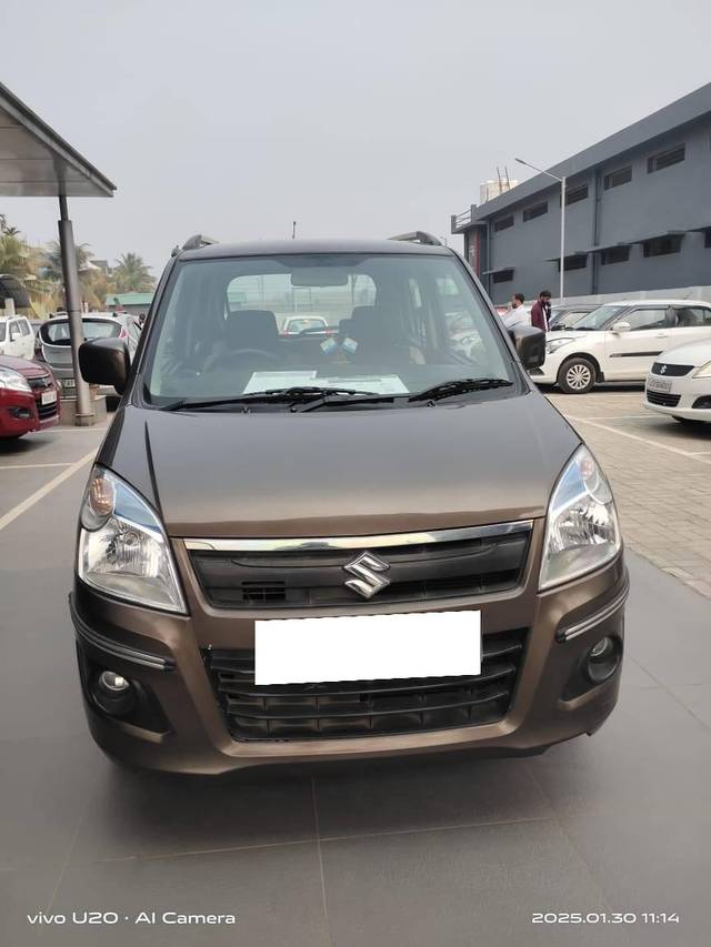 https://images10.gaadi.com/usedcar_image/4349000/original/processed_275b1865602210670270aa8c98cd6bac.jpg?imwidth=6400