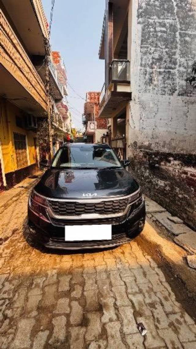 https://images10.gaadi.com/usedcar_image/4349010/original/processed_5d33169b-4193-4caf-81a9-233f2b4dede8.jpeg?imwidth=6400