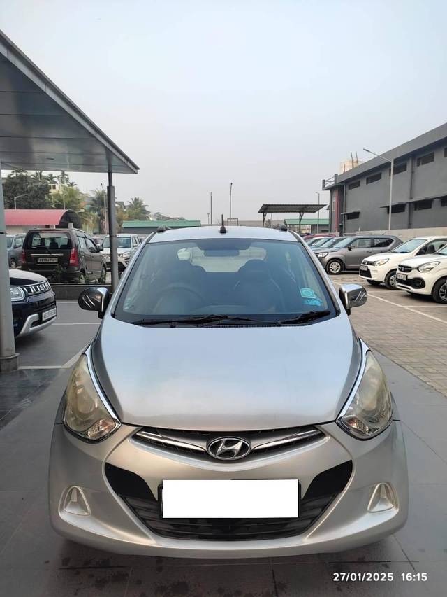 https://images10.gaadi.com/usedcar_image/4349045/original/processed_547b112941f45b29e94a1e4b0251c44e.jpg?imwidth=6400
