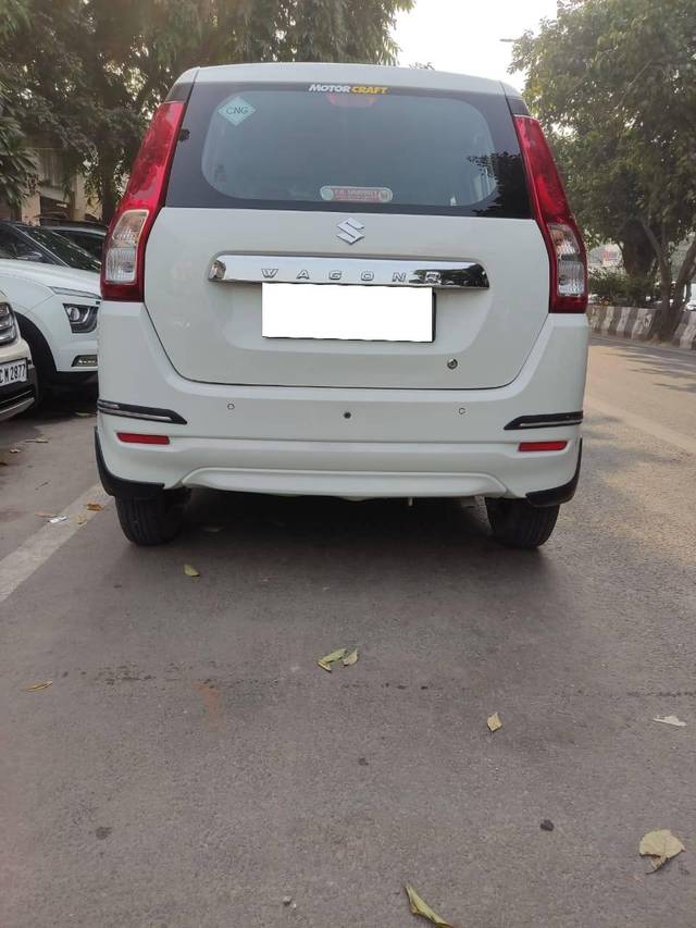 https://images10.gaadi.com/usedcar_image/4349069/original/processed_126200677d5a825de26a6e44a2ed225b.jpg?imwidth=6402