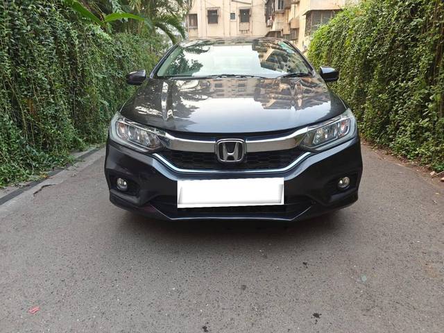 https://images10.gaadi.com/usedcar_image/4349074/original/processed_processed_81ebdd69997234aa7fb11e6e8d247459.jpeg?imwidth=6400