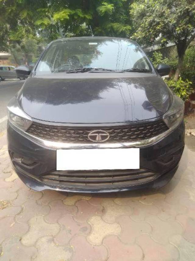 https://images10.gaadi.com/usedcar_image/4349132/original/c8cef3021156a55e6715b98cb349a1da.jpg?imwidth=6400