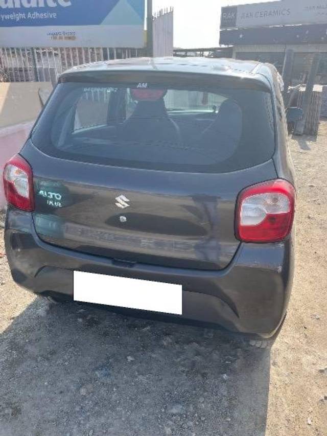 https://images10.gaadi.com/usedcar_image/4349175/original/processed_d4dd2585-9111-4a95-8a84-2800ab952995.jpg?imwidth=6401