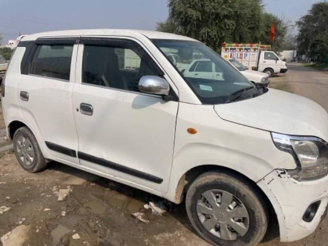 https://images10.gaadi.com/usedcar_image/4349188/original/processed_80db0a78-d110-4745-aa2b-f4a2087e3919.jpg?imwidth=6401