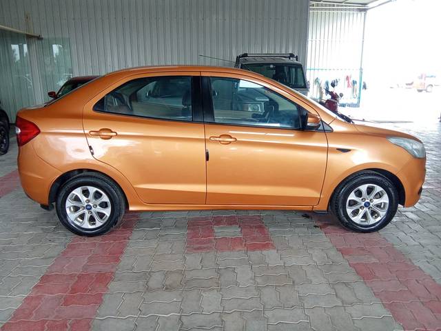 https://images10.gaadi.com/usedcar_image/4349208/original/9782f3b2a2a6a146e749f80a82e3398f.jpg?imwidth=6401