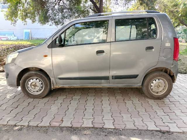 https://images10.gaadi.com/usedcar_image/4349221/original/85a0c5110511e4d3366fd04fd188027e.jpeg?imwidth=6402