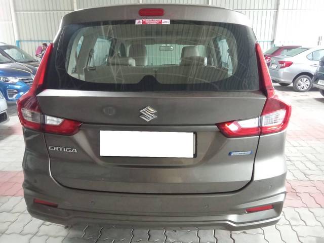 https://images10.gaadi.com/usedcar_image/4349264/original/processed_6fddefa5ea49f34fa2cc3255559318e8.jpg?imwidth=6401