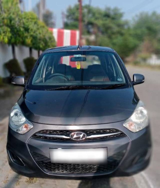 https://images10.gaadi.com/usedcar_image/4349346/original/processed_455798e1-3b21-416c-9248-892f75e5faf5.jpg?imwidth=6400