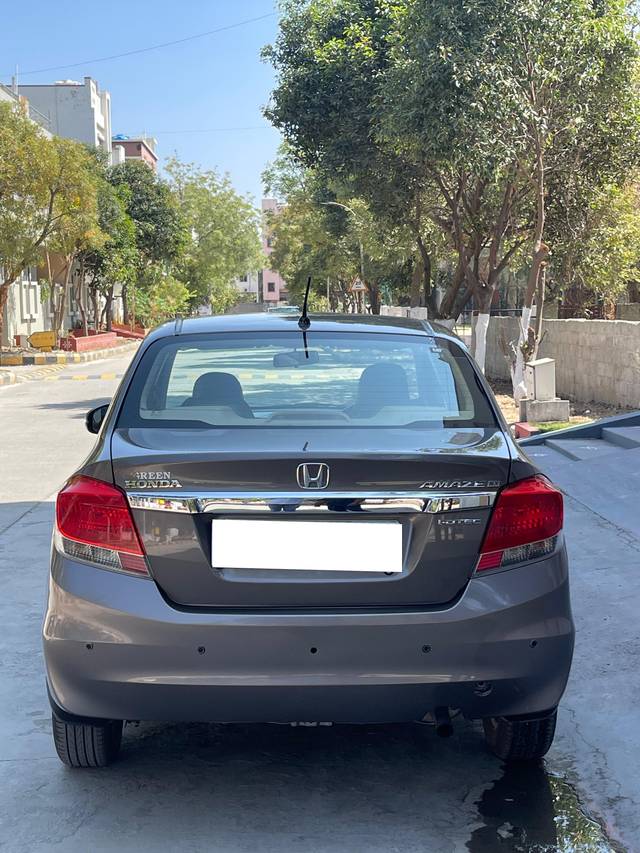 https://images10.gaadi.com/usedcar_image/4349379/original/processed_c23a868d6a3bb6ae3387eb4127d0237a.jpg?imwidth=6402