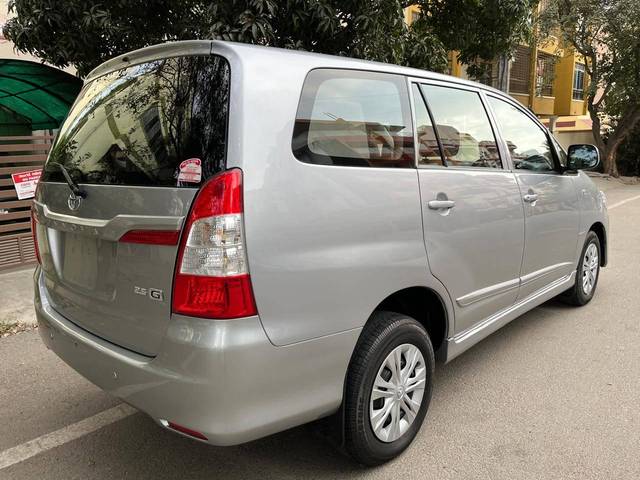 https://images10.gaadi.com/usedcar_image/4349381/original/processed_07bb8550f66f8f86fcf0a2d0d772574c.jpg?imwidth=6402