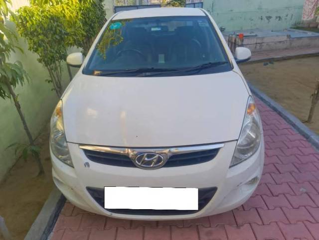 https://images10.gaadi.com/usedcar_image/4349466/original/processed_d489b0a5-8186-4f02-8df2-5719078c8240.jpg?imwidth=6401