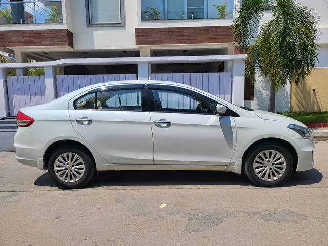 https://images10.gaadi.com/usedcar_image/4349469/original/619bd3bf0c8e6d85290e69fdf3dcb5a3.jpg?imwidth=6401