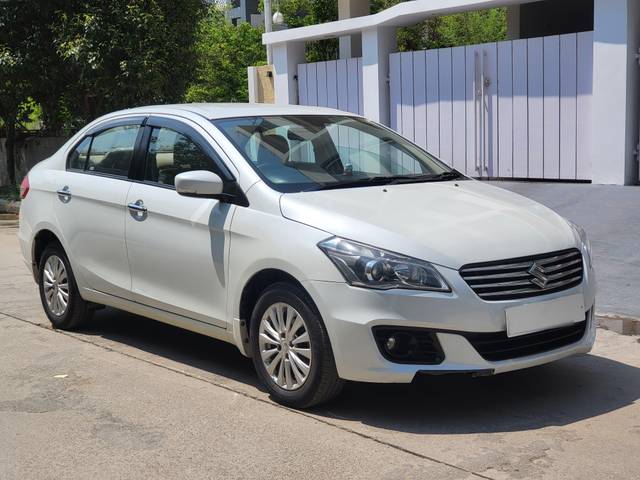 https://images10.gaadi.com/usedcar_image/4349469/original/processed_2deb2dc4069a5b381f9469ffc685b970.jpg?imwidth=6400