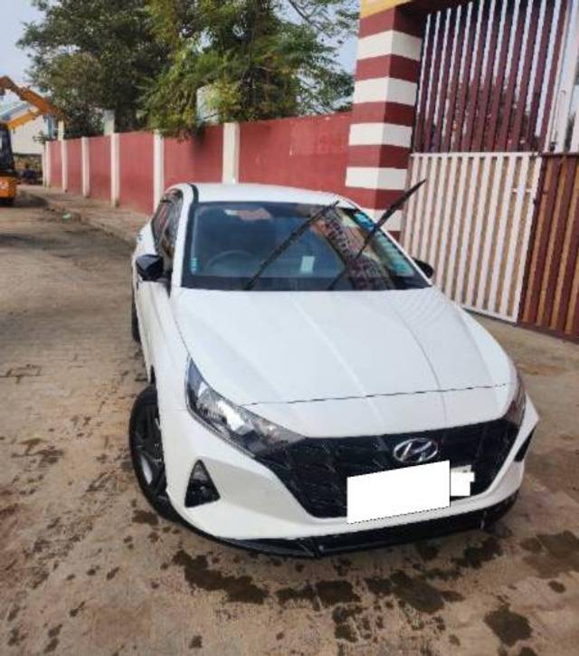 https://images10.gaadi.com/usedcar_image/4349527/original/processed_054b9187-c99f-43b9-aafe-443ecf401516.jpeg?imwidth=6402