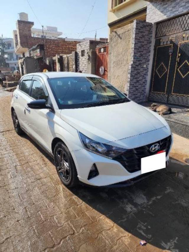 https://images10.gaadi.com/usedcar_image/4349527/original/processed_1bc7608d-12ca-4963-8da3-664754ddaeed.jpeg?imwidth=6400