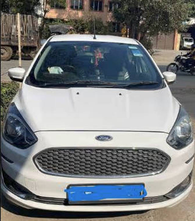 https://images10.gaadi.com/usedcar_image/4349532/original/2160ca490503cedddafffa1213cc9d0c.jpg?imwidth=6402