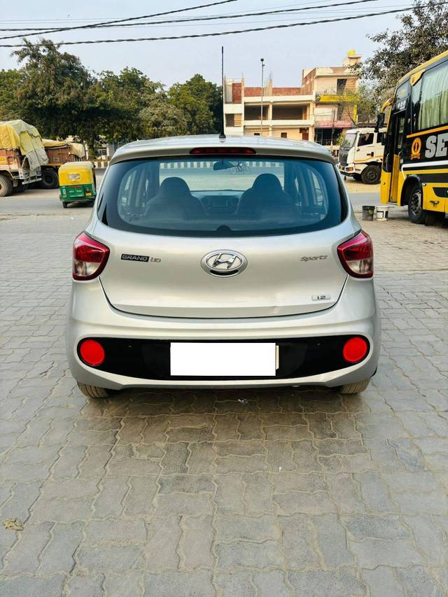 https://images10.gaadi.com/usedcar_image/4349659/original/processed_89743e69930065c76dd52c1d14c79e97.jpg?imwidth=6401