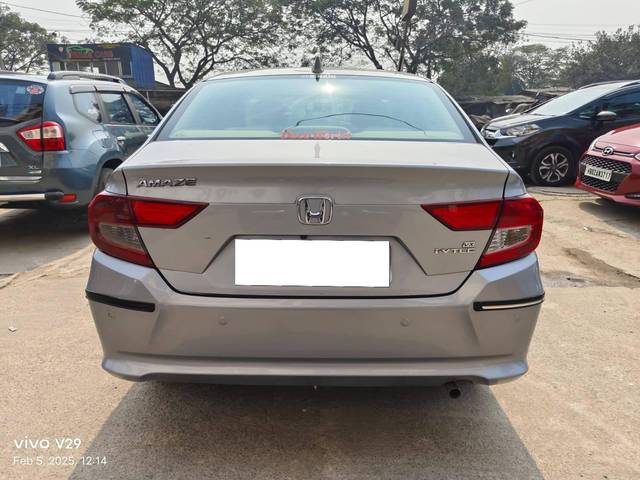 https://images10.gaadi.com/usedcar_image/4349689/original/processed_3d6f36c266fe14b39a787f0203f491ca.jpeg?imwidth=6401