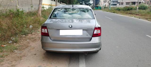 https://images10.gaadi.com/usedcar_image/4349721/original/processed_9714cd5eb6712d0b0f2c14e06b9b1776.jpg?imwidth=6401