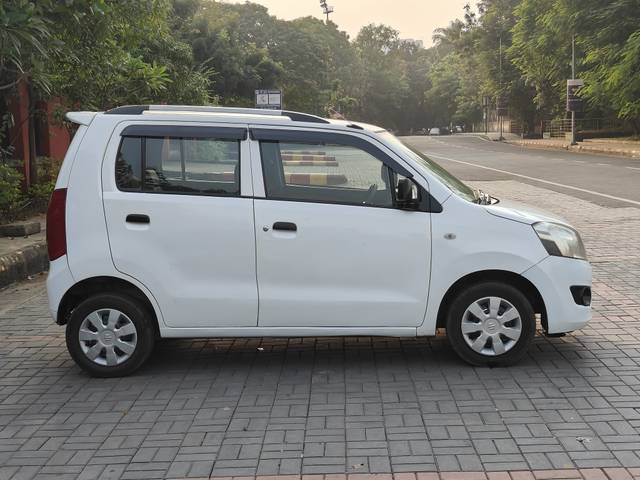 https://images10.gaadi.com/usedcar_image/4349729/original/48cde097f3b3b0d149e6a5c9ef726c59.jpg?imwidth=6401