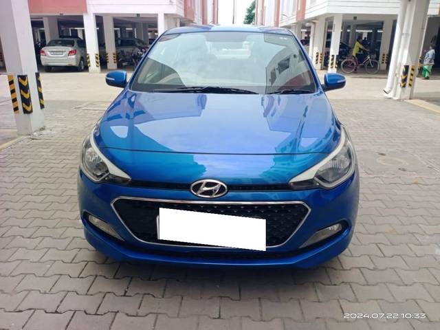 https://images10.gaadi.com/usedcar_image/4349821/original/processed_c15bae03014b5d9c53452e7763f6fa4d.jpg?imwidth=6402