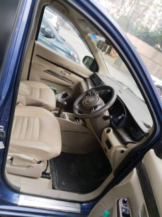 https://images10.gaadi.com/usedcar_image/4349831/original/b81dfc2ffdff67eebebce26d251395fc.jpg?imwidth=6402