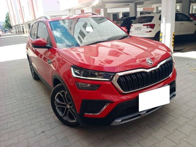 https://images10.gaadi.com/usedcar_image/4349834/original/processed_0ce9089b5613b2420dcba369c88be1f5.jpg?imwidth=6400