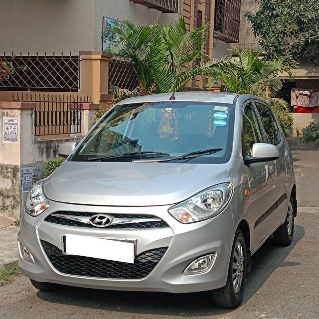 https://images10.gaadi.com/usedcar_image/4349840/original/processed_ea501eeb94f925fbf08a94380e1c42d0.jpg?imwidth=6402