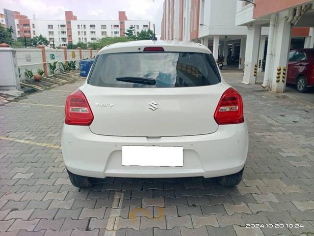 https://images10.gaadi.com/usedcar_image/4349846/original/processed_793ed16b932a2de39d88bd11e42f0ecc.jpg?imwidth=6402