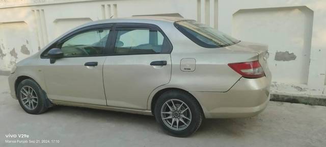 https://images10.gaadi.com/usedcar_image/4350044/original/processed_ff68aaa0-97a3-4a94-bed6-323ebd88d026.jpg?imwidth=6401