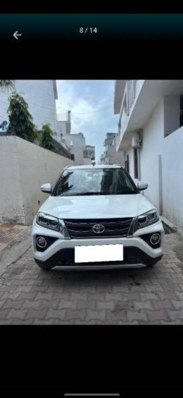 https://images10.gaadi.com/usedcar_image/4350208/original/processed_ab157335-00ee-47f8-a22c-7634fcabaa4b.jpeg?imwidth=6401