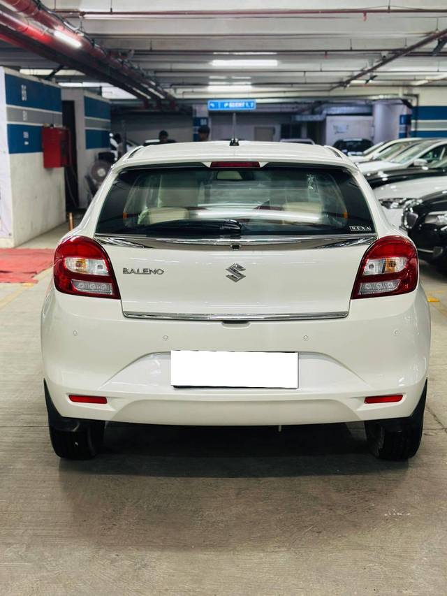 https://images10.gaadi.com/usedcar_image/4350211/original/processed_7988ccbb1d158a80d9da7c17c1e5c514.jpg?imwidth=6401