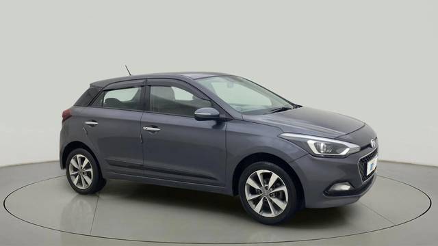 https://images10.gaadi.com/usedcar_image/4350321/original/7831406da6bc62959264d5d1ba6cb492.jpg?imwidth=6400