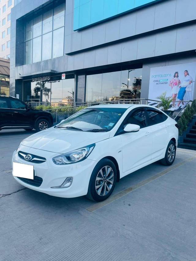 https://images10.gaadi.com/usedcar_image/4350397/original/processed_002fb8c8847d25b6bbca274d7550c7fc.jpg?imwidth=6400