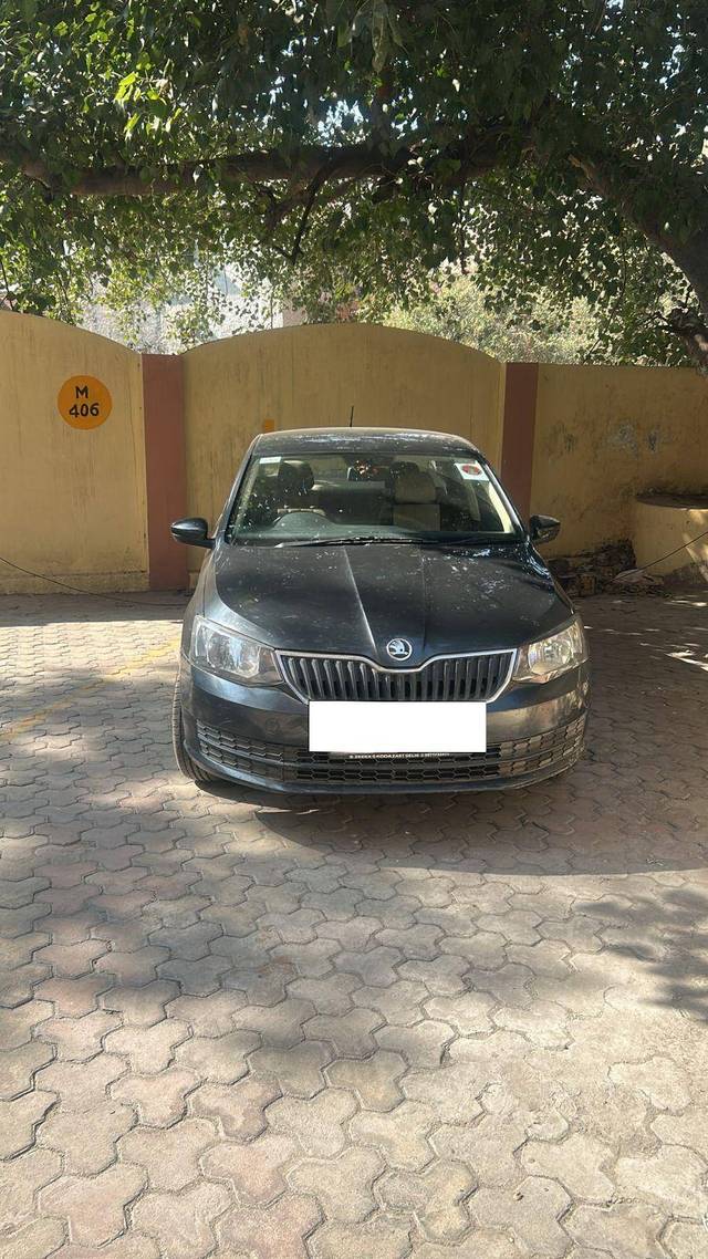 https://images10.gaadi.com/usedcar_image/4350405/original/d4435a96012f28f821e6b8a80c7cef20.jpg?imwidth=6400