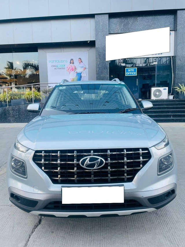 Second-hand 2021 Hyundai Venue S Plus for sale in Rajkot-9